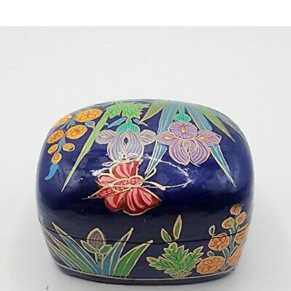 Vintage Paper Mache Black Lacquer Floral Hand Painted Trinket Jewelry St… - Picture 1 of 7